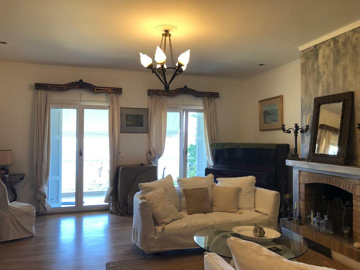 Classy Lux W/ Sea View, Garden, Parking Apartment