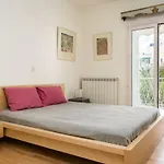 Classy Lux Apt W/ Sea View, Garden, Parking